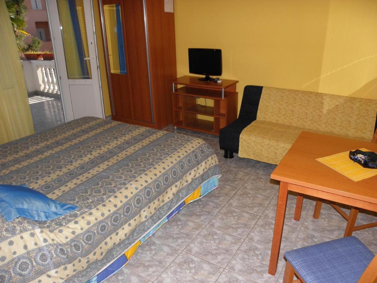 Apartments Gorda - 50M From Beach Zadar Exterior photo